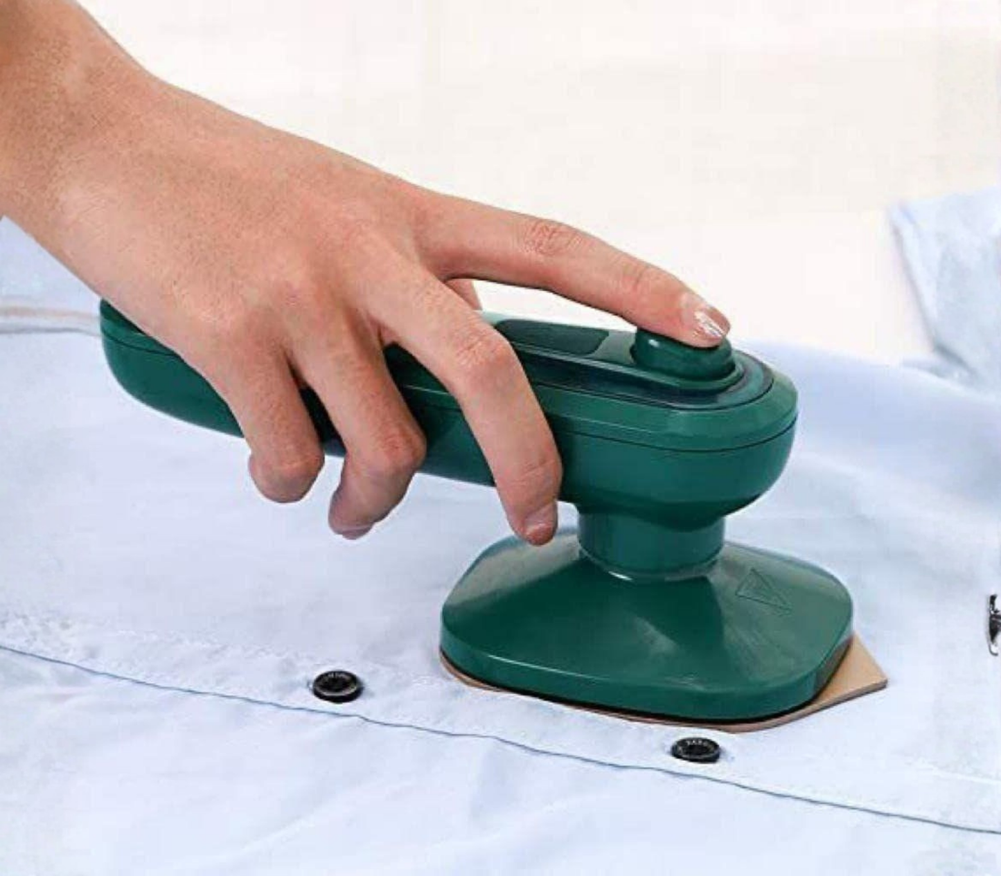 SteamGo™ Portable Garment Steamer I Smooth clothes. Anywhere.