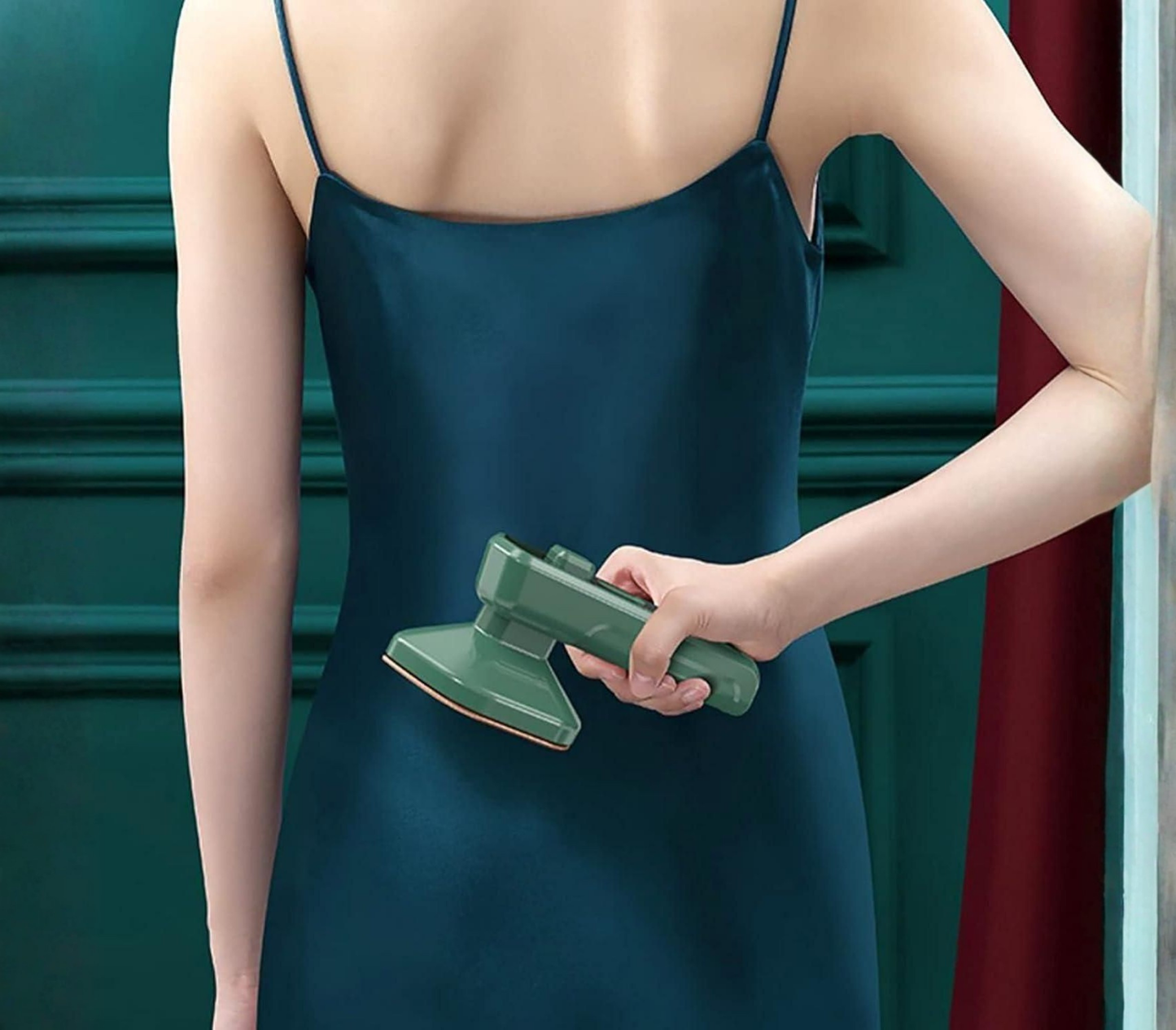 SteamGo™ Portable Garment Steamer I Smooth clothes. Anywhere.